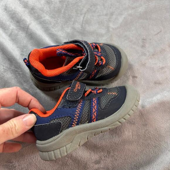 OshKosh B'gosh Toddler boys sneakers size 5 - Picture 6 of 8